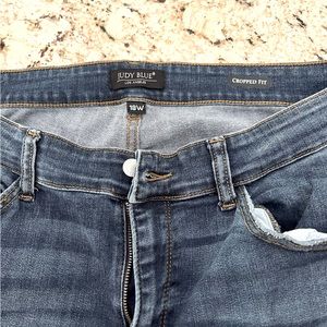 Judy Blue skinny cropped shark bite, distressed jeans size 18.